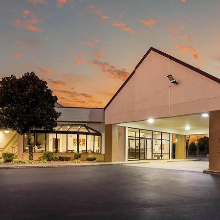 Red Roof Inn Кларксвил Екстериор снимка