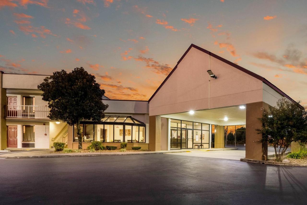 Red Roof Inn Кларксвил Екстериор снимка