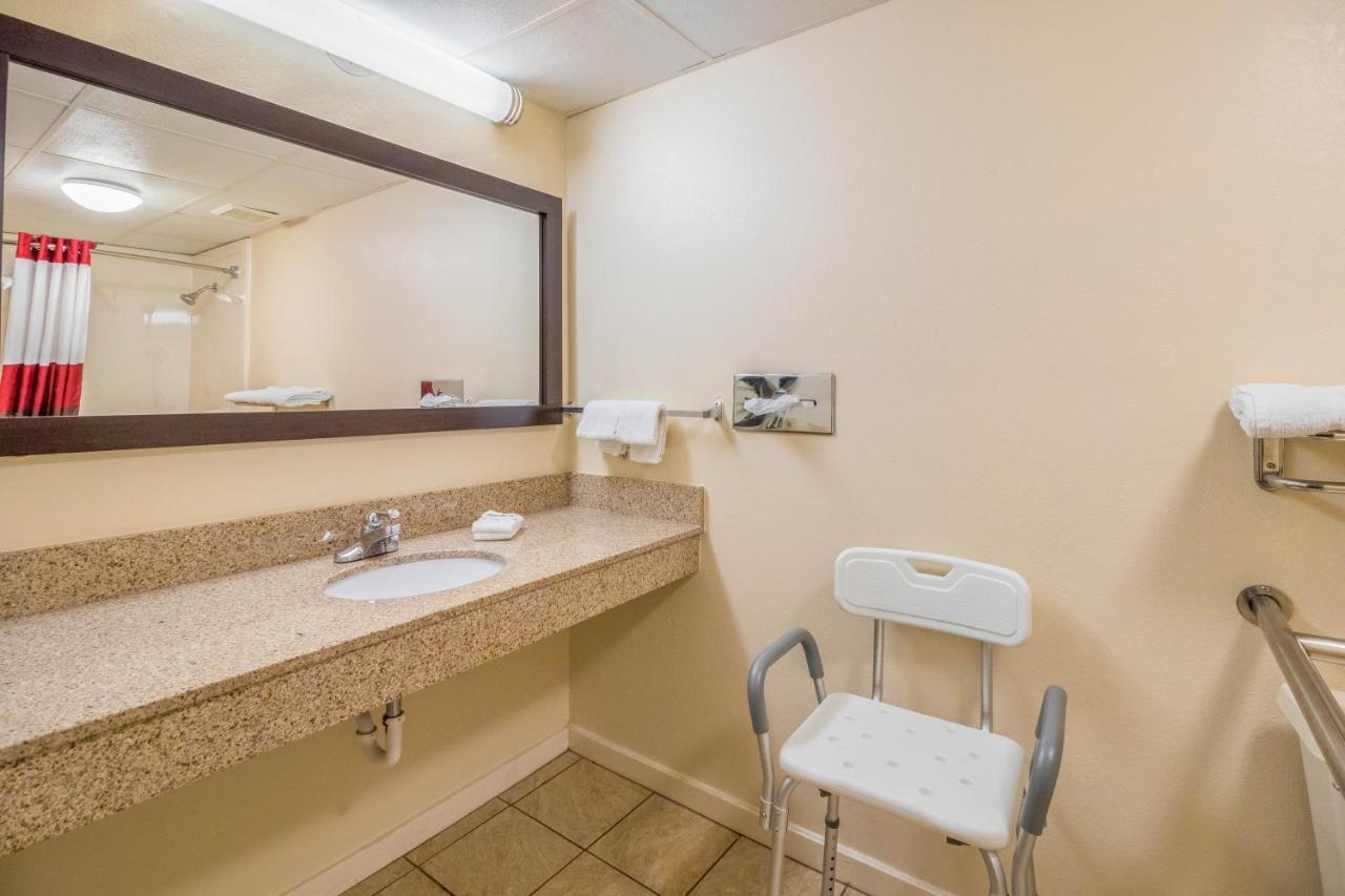 Red Roof Inn Кларксвил Екстериор снимка