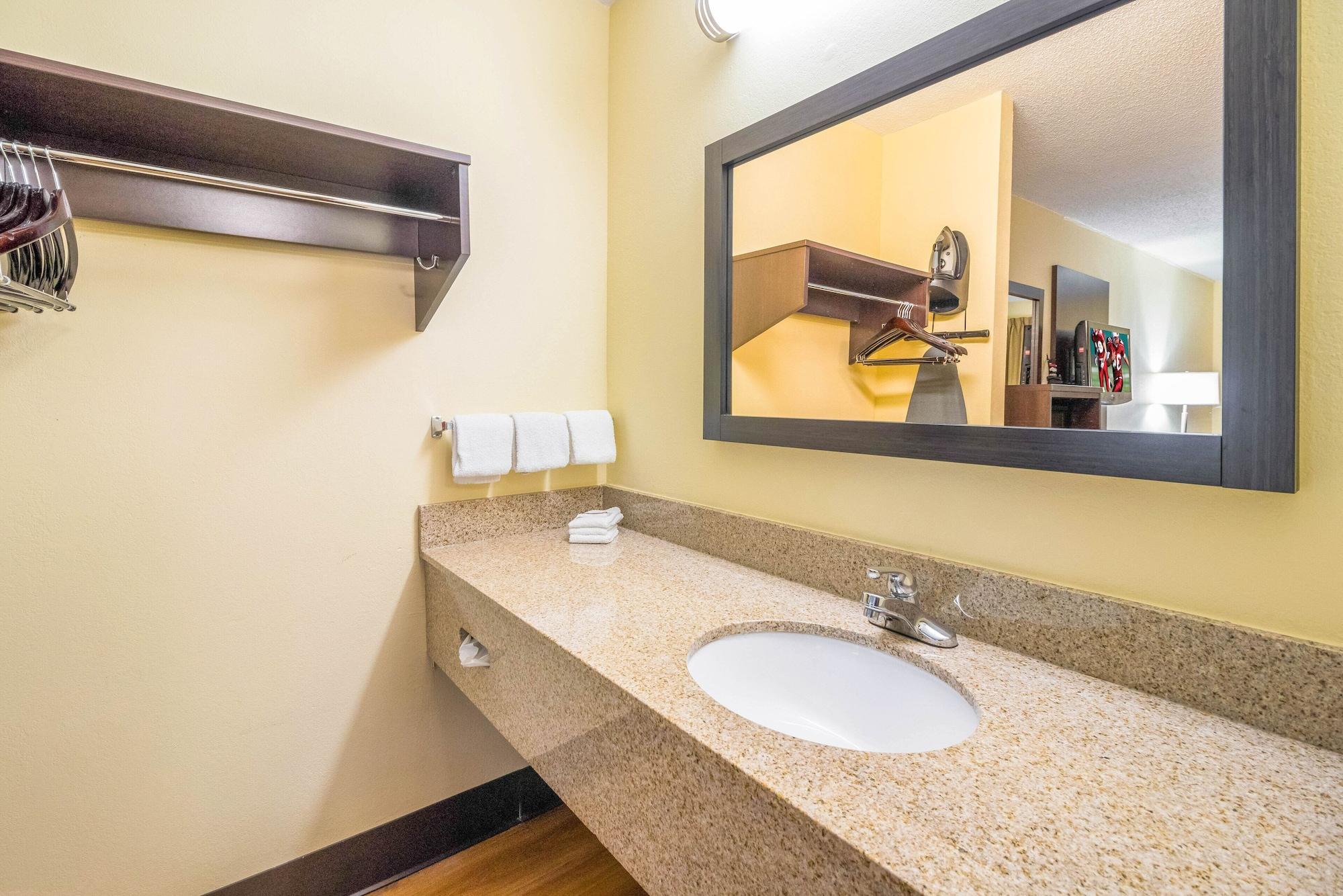 Red Roof Inn Кларксвил Екстериор снимка