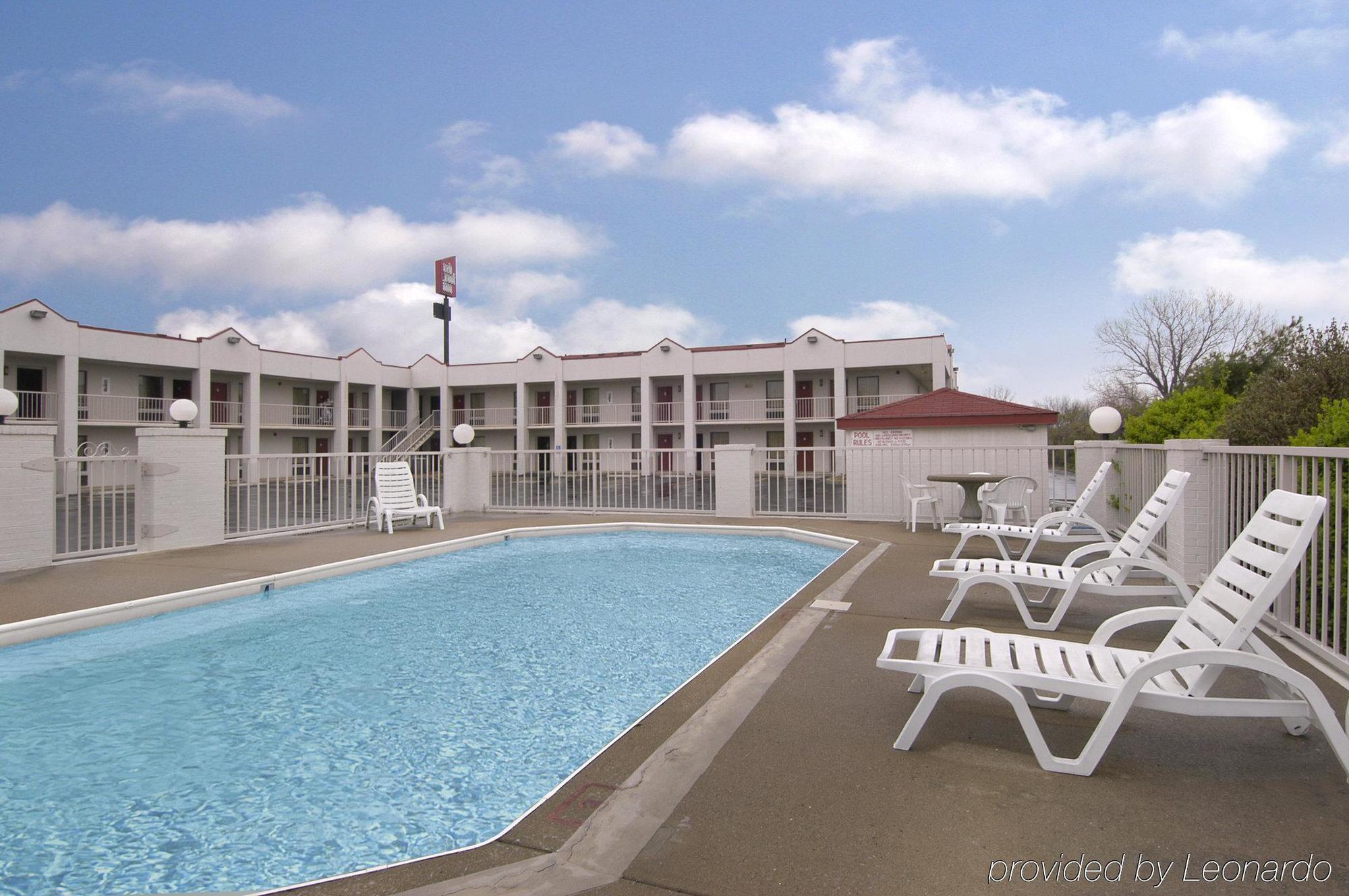 Red Roof Inn Кларксвил Екстериор снимка