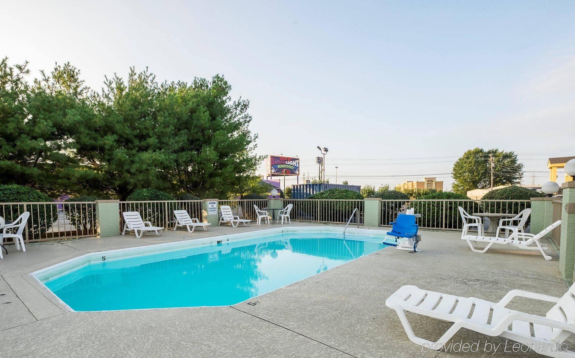 Red Roof Inn Кларксвил Екстериор снимка
